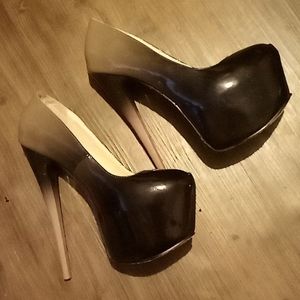 Beautiful classy 6" black/gold gradient stilettos